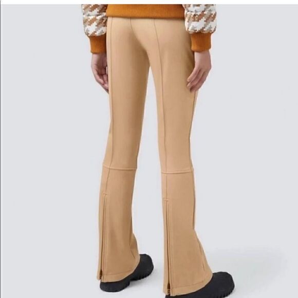 Perfect Moment Womens Ski Pants Aurora Pleated Flare White Pepper NWT Tan Medium - Picture 11 of 11